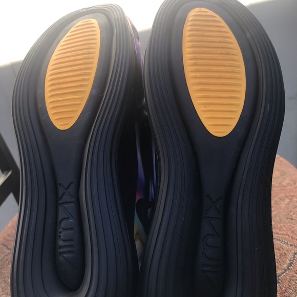 AirMax 720 (New) - Picture 2 of 6